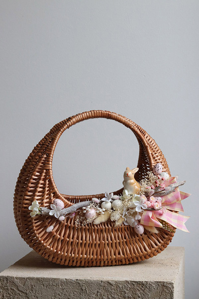 Bienne, dekorowany koszyczek wielkanocny