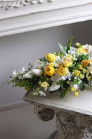 Amira Long, dekoracja kwiatowa na stół Wielkanocny