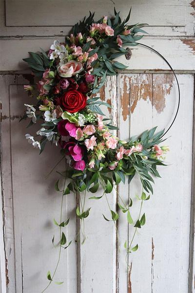 asymetryczny wianek na obręczy, Subtelle Ruby Red, śr.52cm 