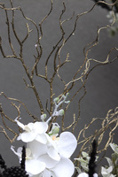 Gold&Black Christmas, zimowa dekoracja w donicy na stojaku