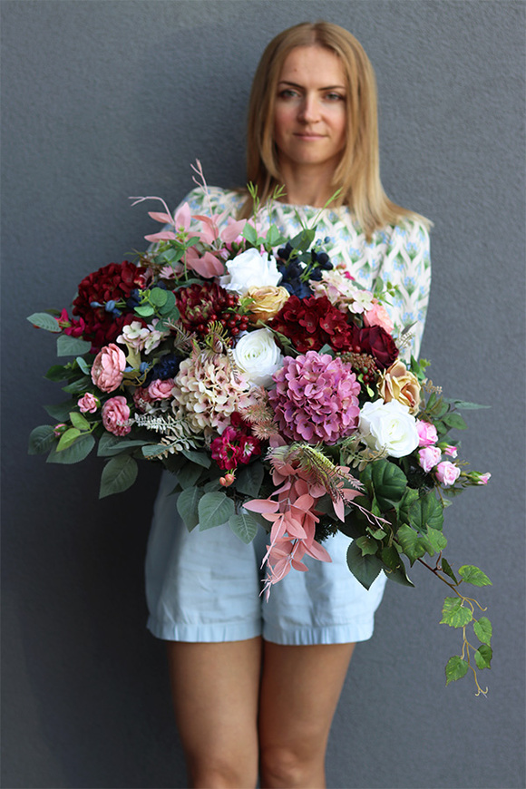 Bernadda Vilani, dekoracja