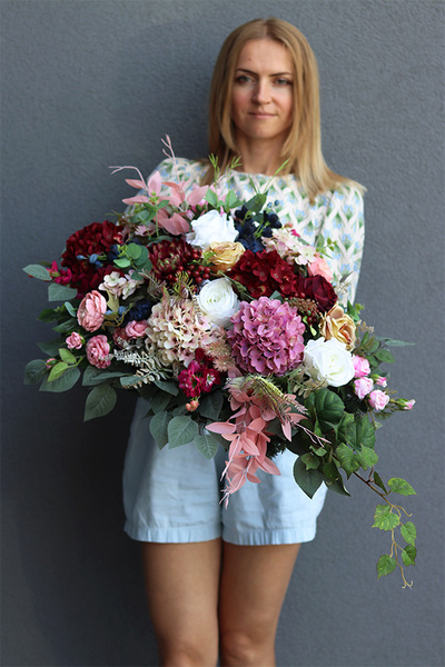 Bernadda Vilani, dekoracja