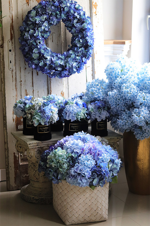 Fortuna Blue 2, hortensje w plecionym koszu