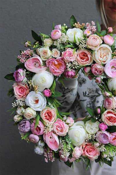 Romantyczna Krystyna, różowy wianek dekoracyjny