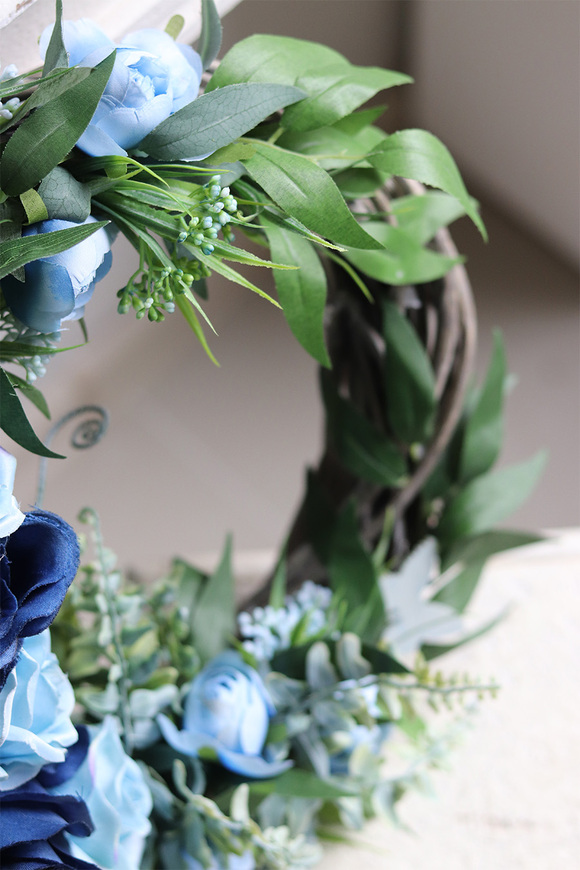 Blue Roses, asymetryczny granatowy wianek