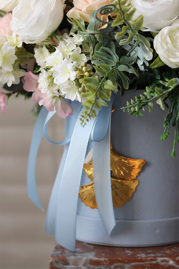 Vellurra Light Blue, welurowy flowerbox z zawieszką, wys.42cm