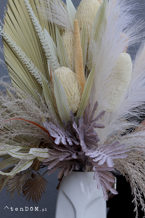 Boho Head, kompozycja kwiatowa w wazonie