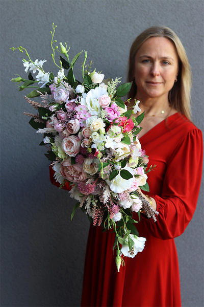 Celesti, kompozycja kwiatowa w lustrzanej donicy