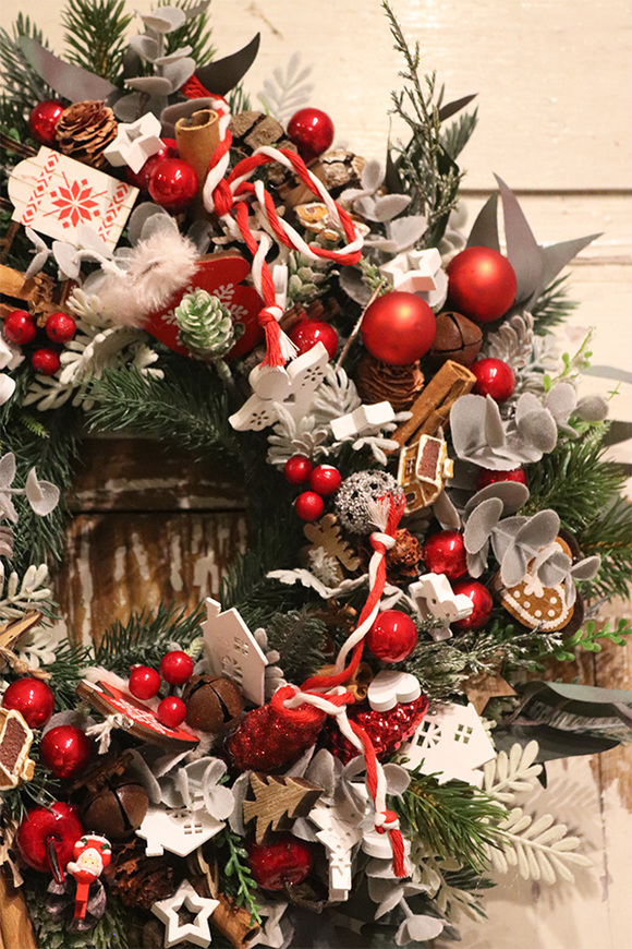 Red Flere, wianek świąteczny