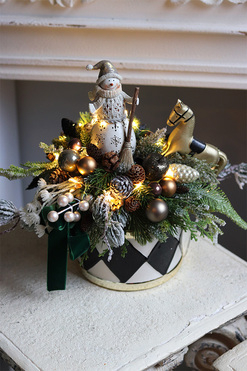 Snowman Pierrot, świąteczny stroik w bębenku LED, wym.30x42cm