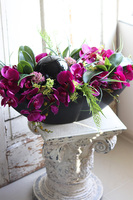 Laos Dekoria Fuksja, kompozycja kwiatowa w podłużnym naczyniu, dł.85cm