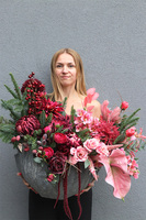 Craddle Volcan, kompozycja nagrobna w misie