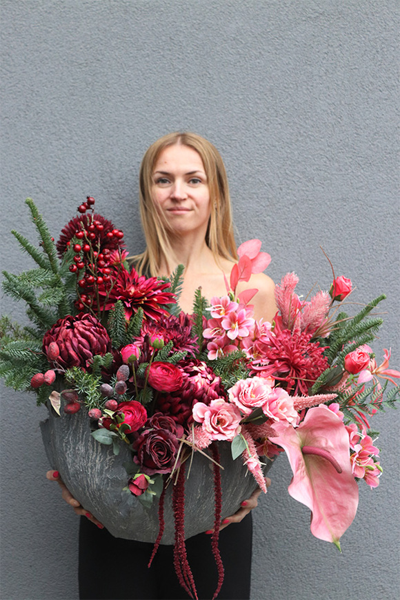 Craddle Volcan, kompozycja nagrobna w misie