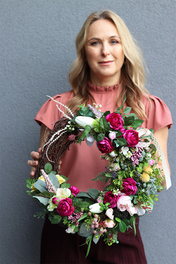 Tulipana Amarantia, asymetryczny wianek dekoracyjny, rozp.42cm