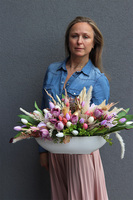 Easter Home, stroik wielkanocny z zającem i tulipanami