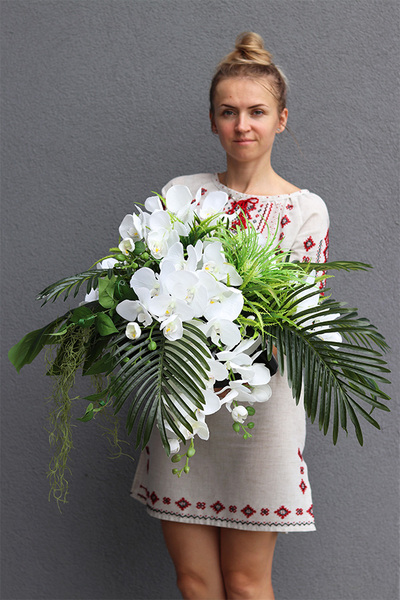 Czysta Biel Cesarska, elegancka kompozycja nagrobna w naczyniu