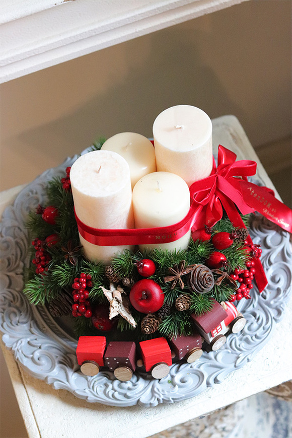 Winter Candles, stroik ze świecami na talerzu