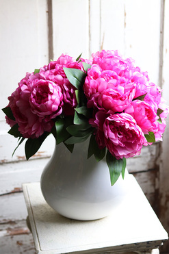 Aura Ciemny Róż, bukiet piwonii w wazonie, wys.45cm 