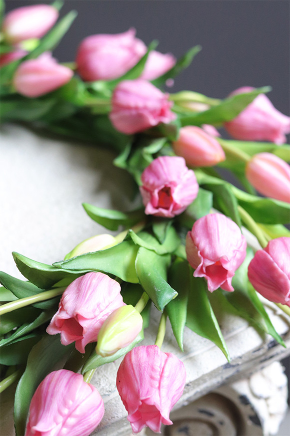 Tulippo Subtelle, wianek z gumowych kwiatów na obręczy