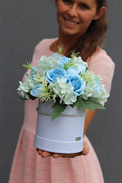 Light Blue, flowerbox z błękitną różą, wys.25cm