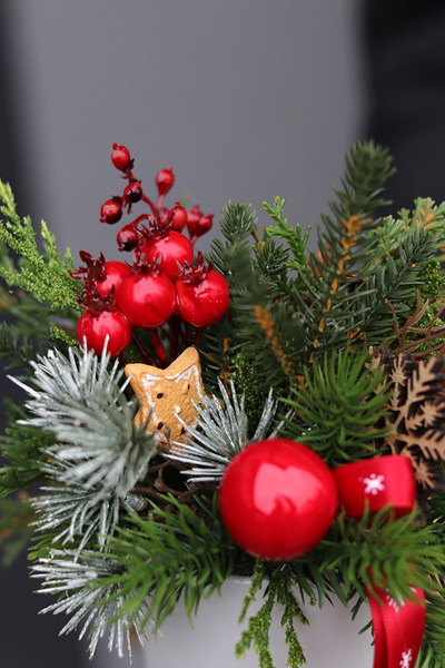 Figaro Hilton Mini, świąteczny stroik z jagodami