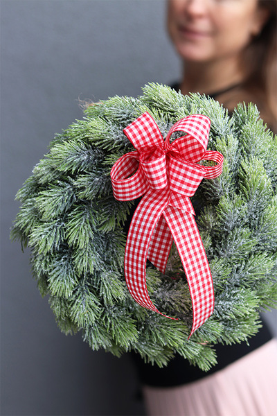 Frozen Christmas Mini, A, świąteczny wianek z kokardą