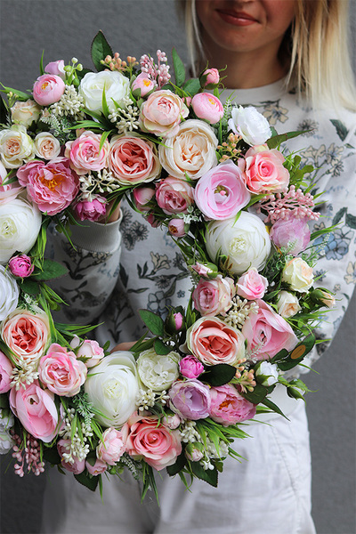 Romantyczna Krystyna, różowy wianek dekoracyjny