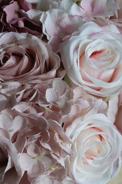 Cedite, welurowy flowerbox z różowymi kwiatami