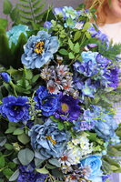 Opera Blue Sky, kompozycja kwiatowa w donicy