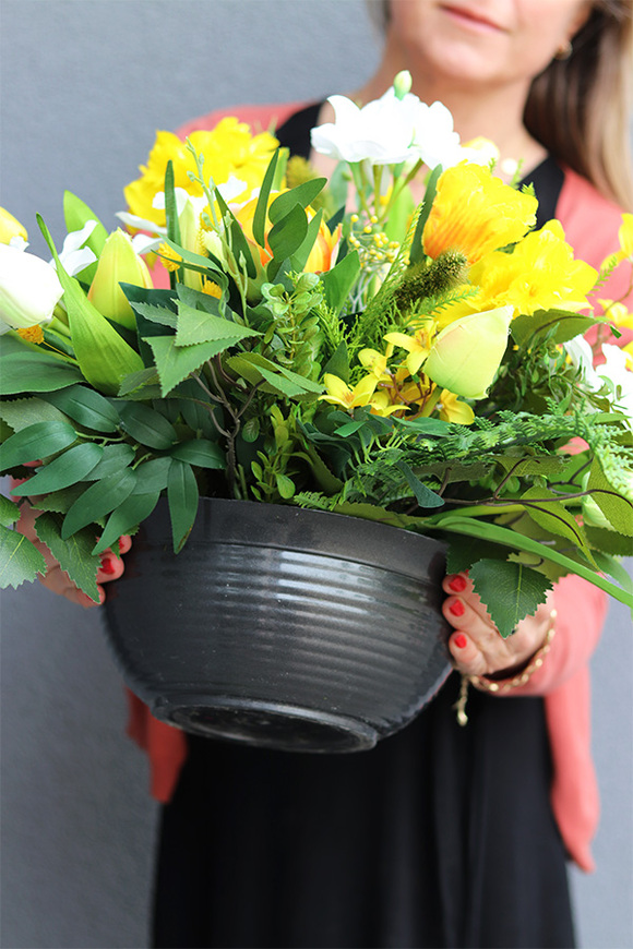 Wiosenna Pogoda, kompozycja nagrobna w misie