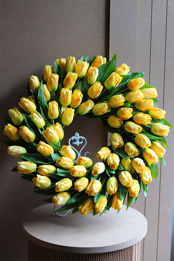 Witaj Wiosno Żółty, wiosenny wianek z tulipanów