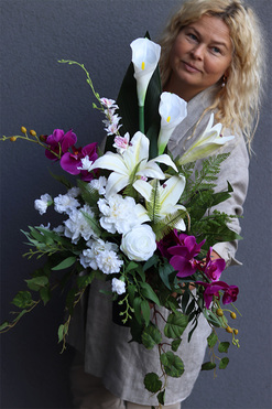 Królewska 2, bukiet nagrobny we wkładzie do flakonu, dł.62cm