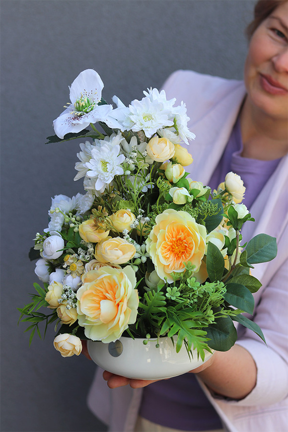 Yellow Flowers, kompozycja kwiatowa w naczyniu