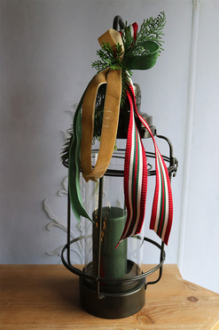 French Winter, szklany lampion ze świąteczną dekoracją, wys.55cm 