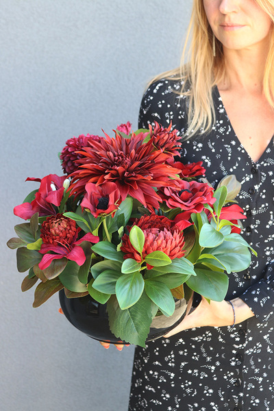 Bordo Katerra, kompozycja nagrobna w misie, wym.36x35cm