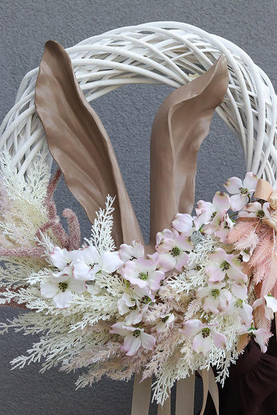 Bunny Easteria, wielkanocny wianek na drzwi