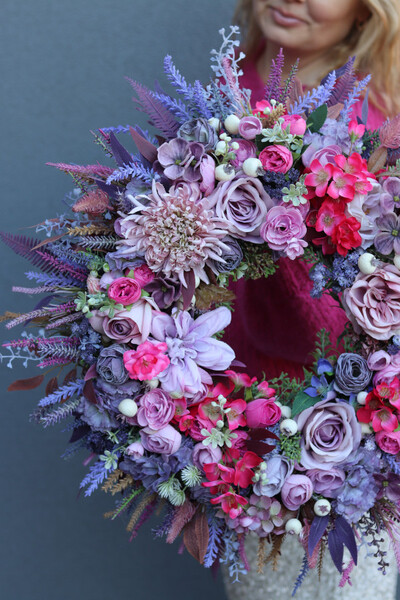 Viola Rosa, kwiatowy wianek na drzwi