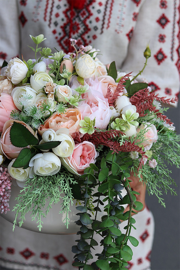 Eligia White New, elegancka kompozycja kwiatowa