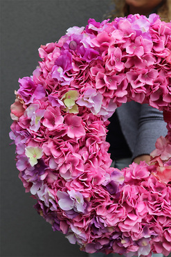 duży gęsty wianek Hortensja Róż New, śr.60cm