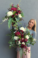 Ruberia, nagrobny bukiet z bordową chryzantemą