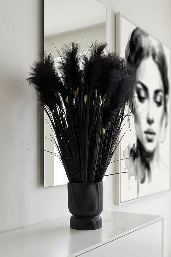 Black Grass, sztuczna czarna trawa w donicy