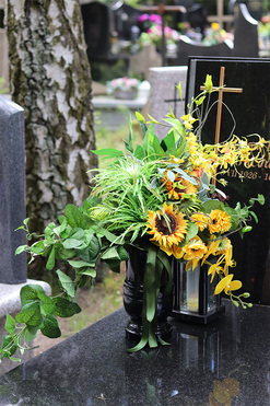 Słoneczna, bukiet nagrobny ze słonecznikami, dł.79cm