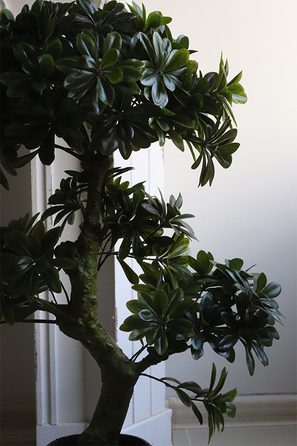 Bonsai, sztuczna roślina w doniczce