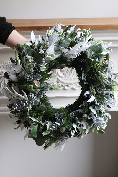 Zimowy Wieczór, zimowy wianek na drzwi