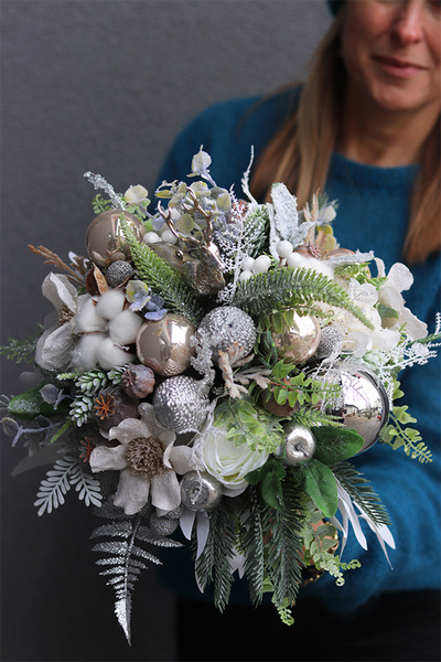 Mróz Glamour, zimowy stroik w złotej osłonce