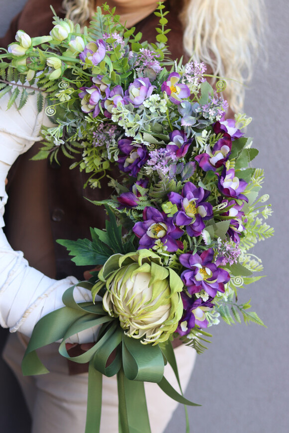 Charente Protea, asymetryczny wianek dekoracyjny