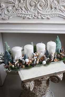 Dzieciństwo Biel, adwentowy stroik LED, wym.19x55cm