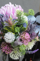 Ivette, elegancki bukiet nagrobny z chryzantemą, wys.36cm