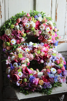 atrakcyjny kwiatowy wianek, Perrasa Nova, wym.37cm 