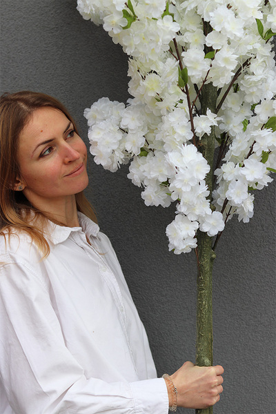 Kwitnąca Wiśnia, sztuczna roślina w doniczce, biała